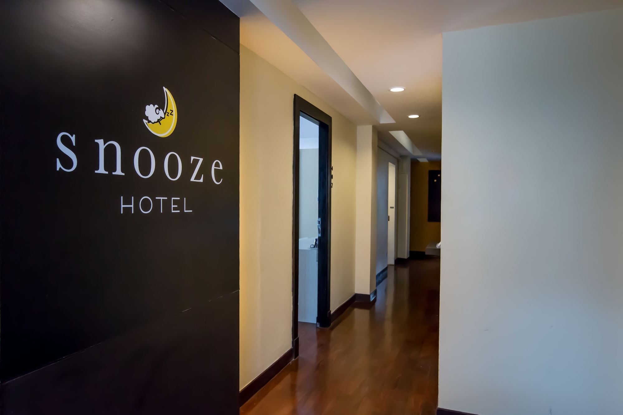 Snooze Hotel Thonglor Bangkok Luaran gambar